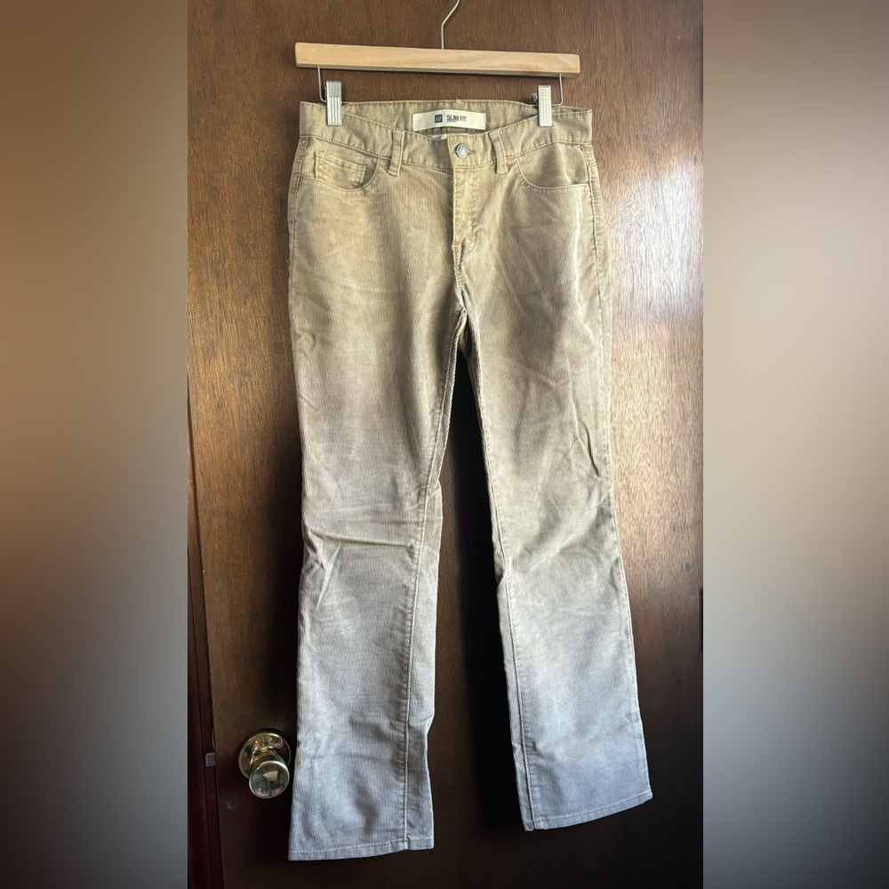 Gap sz4A Tan slim fit corduroy pants